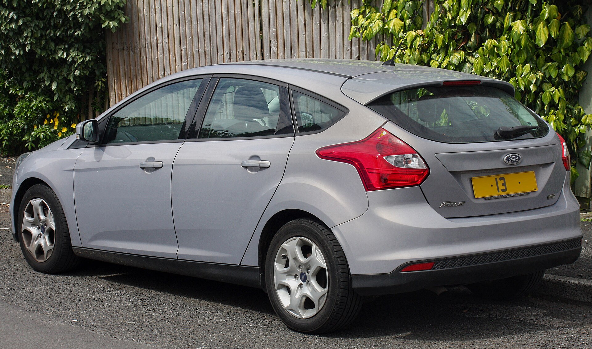 Ford Focus (hatchback / sedan / estate) Mk3 (C346) (2011–2018) – rear view
