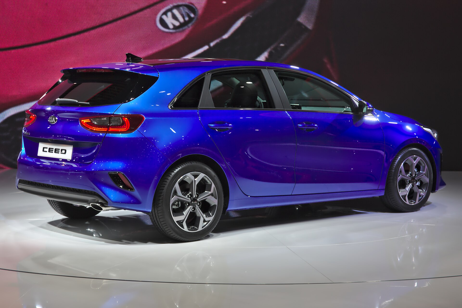 Kia Ceed / cee'd (incl. ProCeed, XCeed) CD (2018–) – rear view