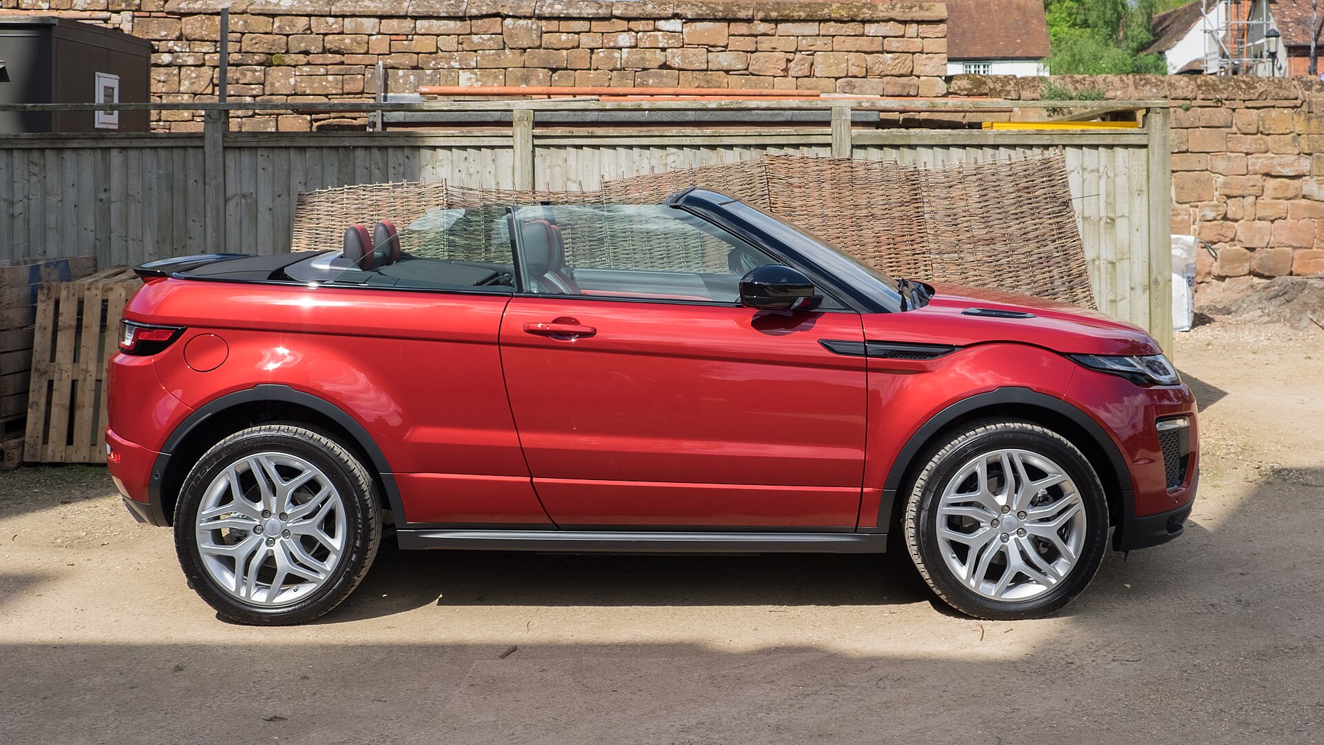 Land Rover Range Rover Evoque I (2011–2018) – side profile