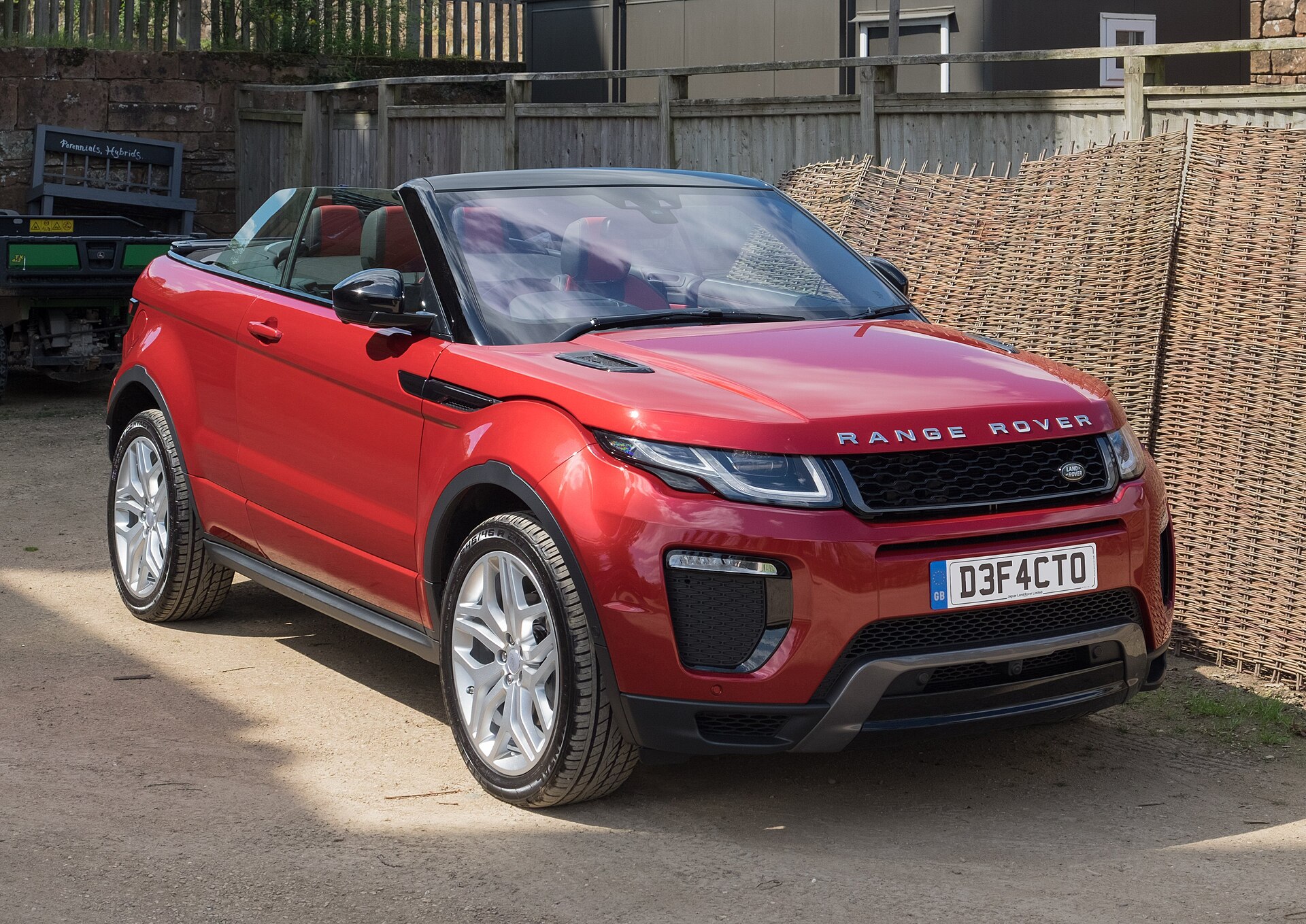 Land Rover Range Rover Evoque I (2011–2018) – front three-quarter view