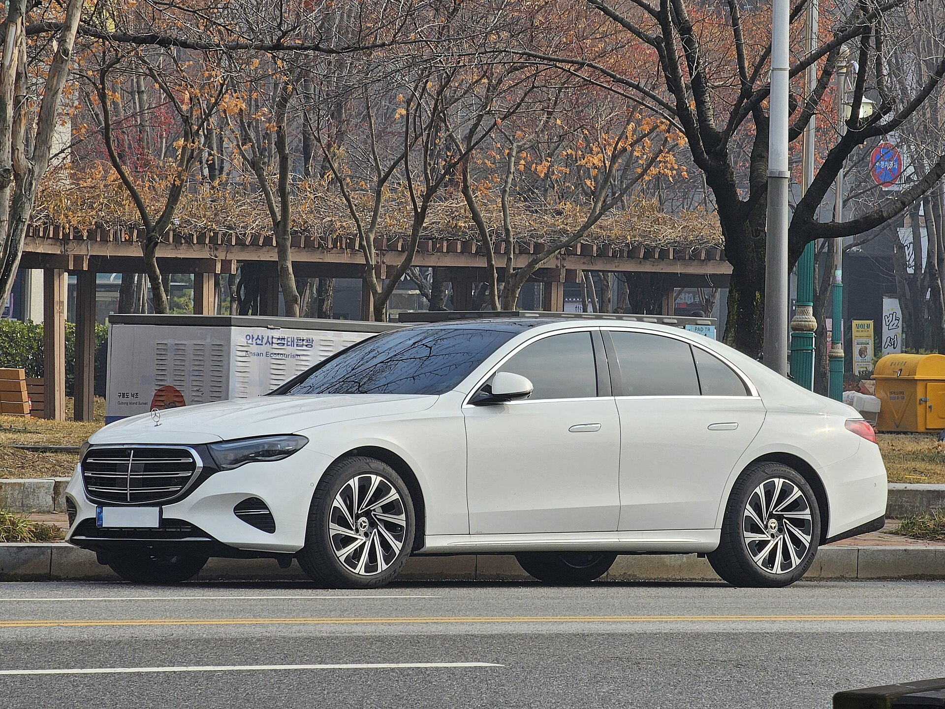 Mercedes-Benz E-Class (Sedan / Estate) W214 / S214 (2023–)