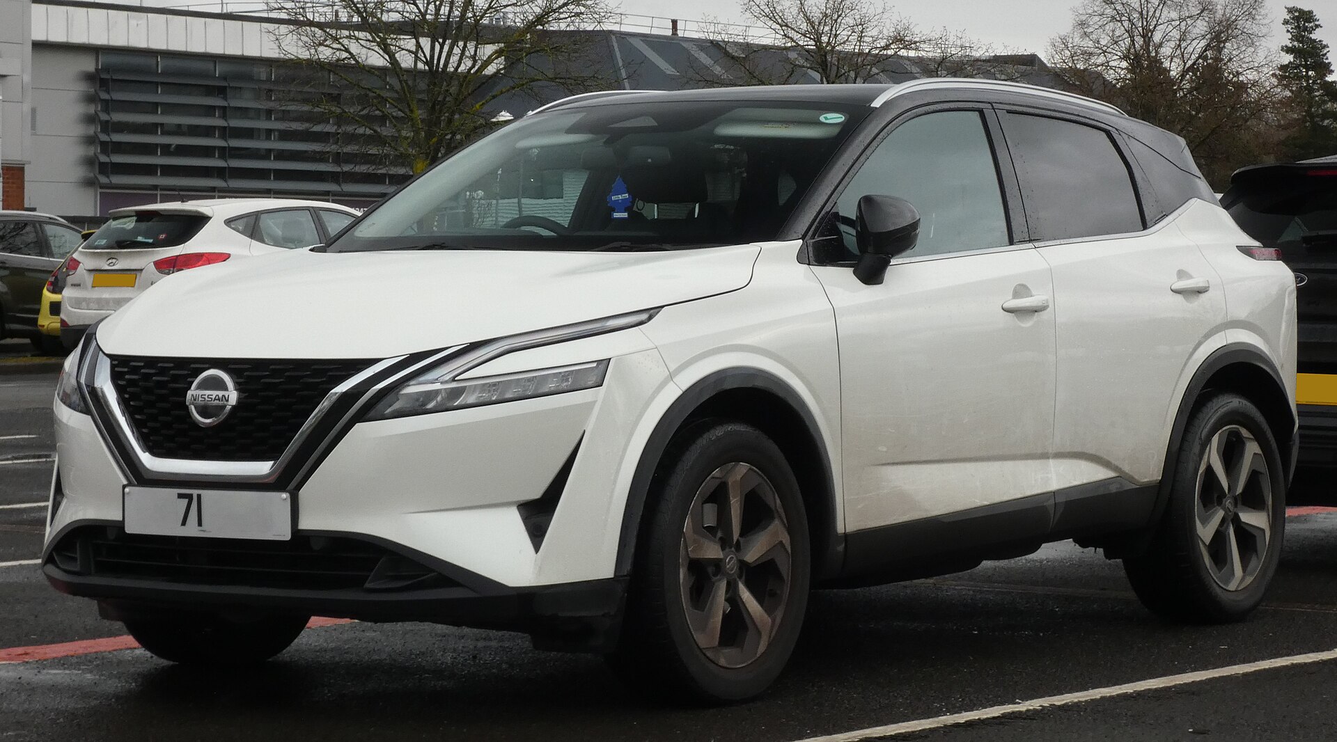 Nissan Qashqai III (2021–) – front three-quarter view