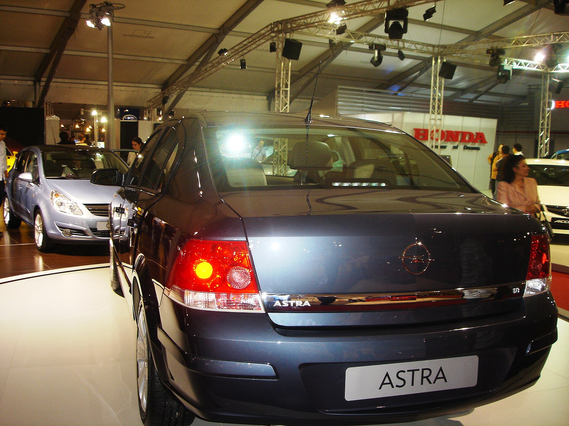Opel Astra (hatchback / sedan / Sports Tourer) H (Astra III) (2004–2014)