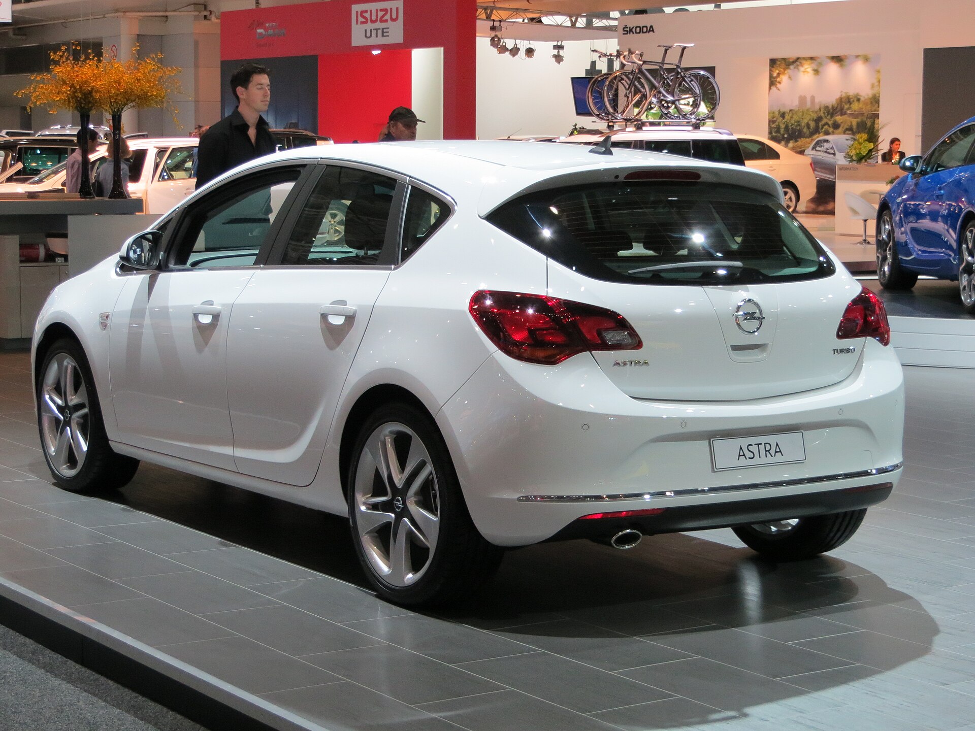 Opel Astra (hatchback / sedan / Sports Tourer) J (Astra IV) (2009–2015)
