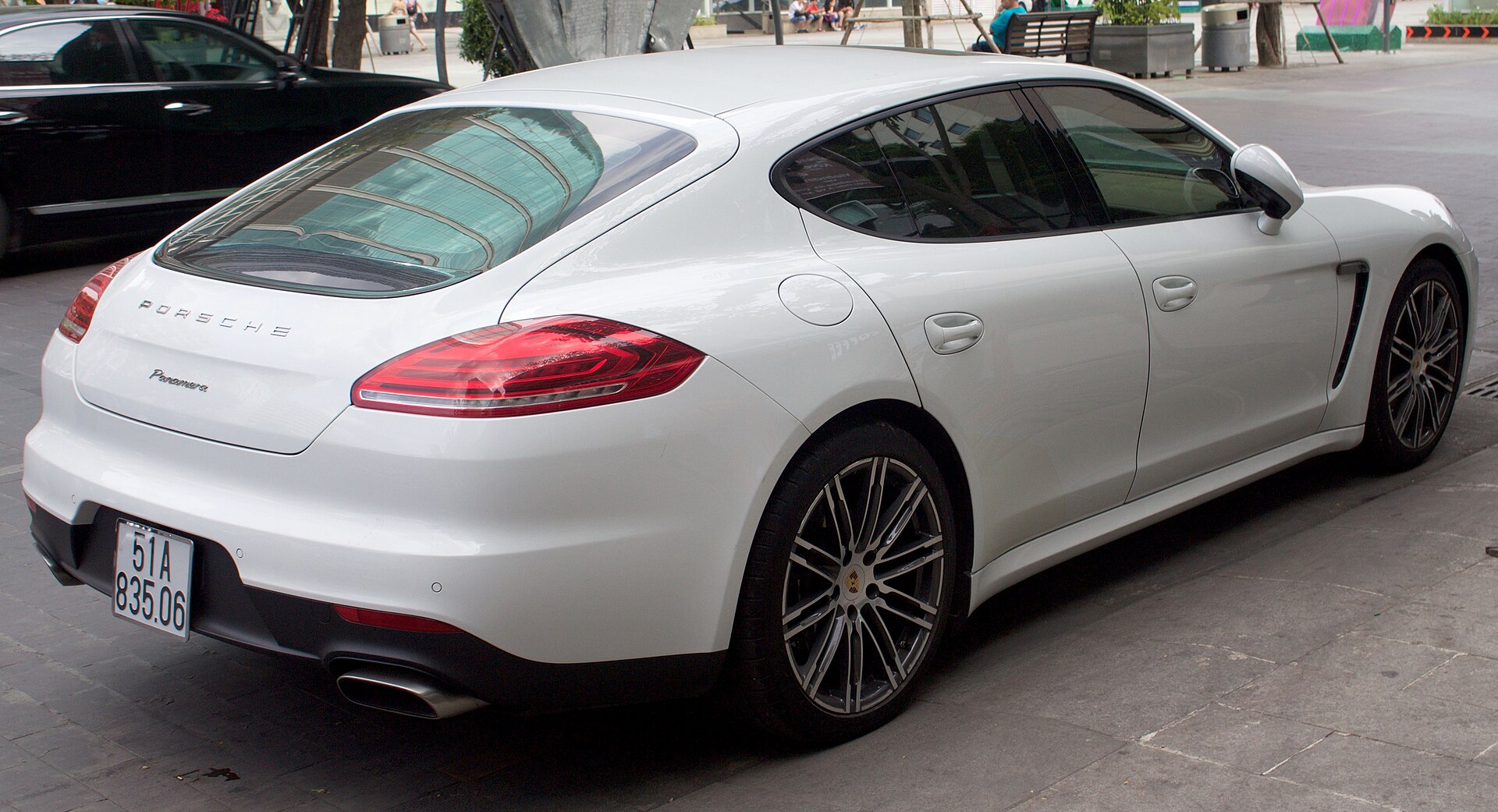 Porsche Panamera 970 (2009–2016) – rear view