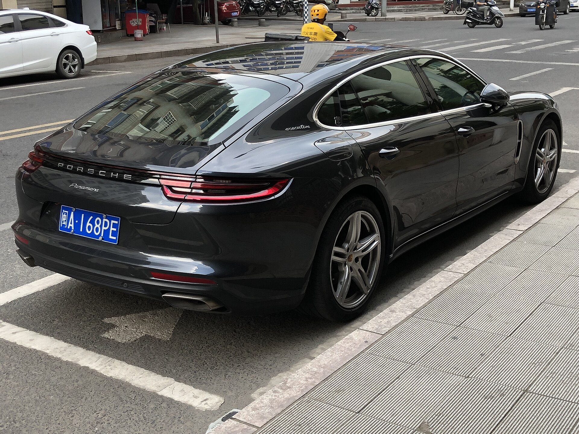 Porsche Panamera 971 (2016–2023)