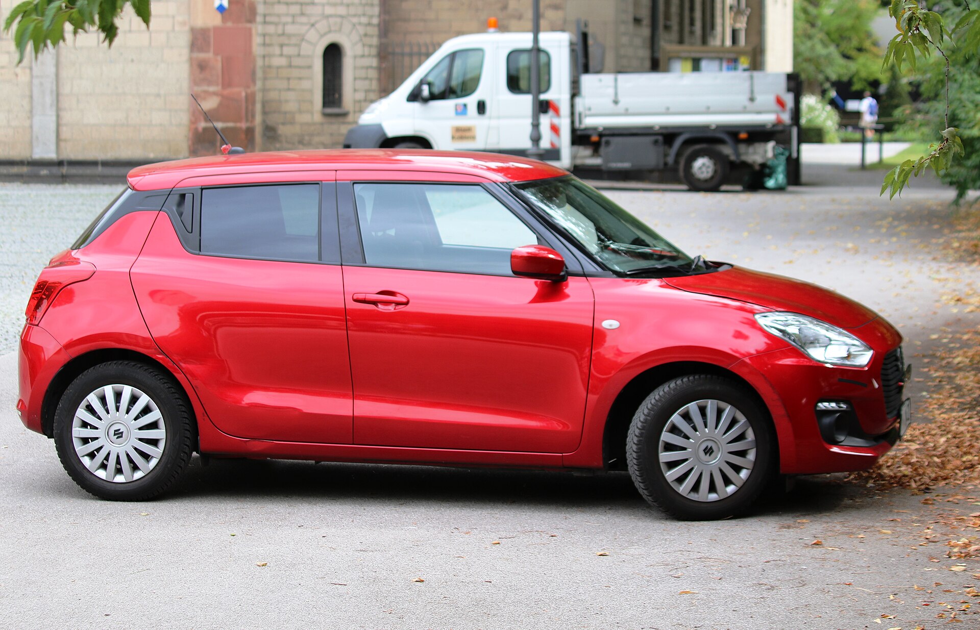 Suzuki Swift VI (2017–2024) – side profile