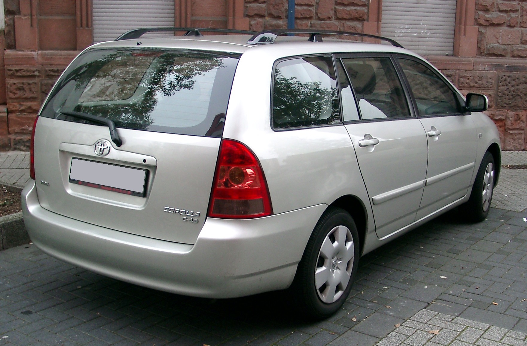 Toyota Corolla (hatchback / sedan / Touring Sports) E12 (2001–2007) – rear view