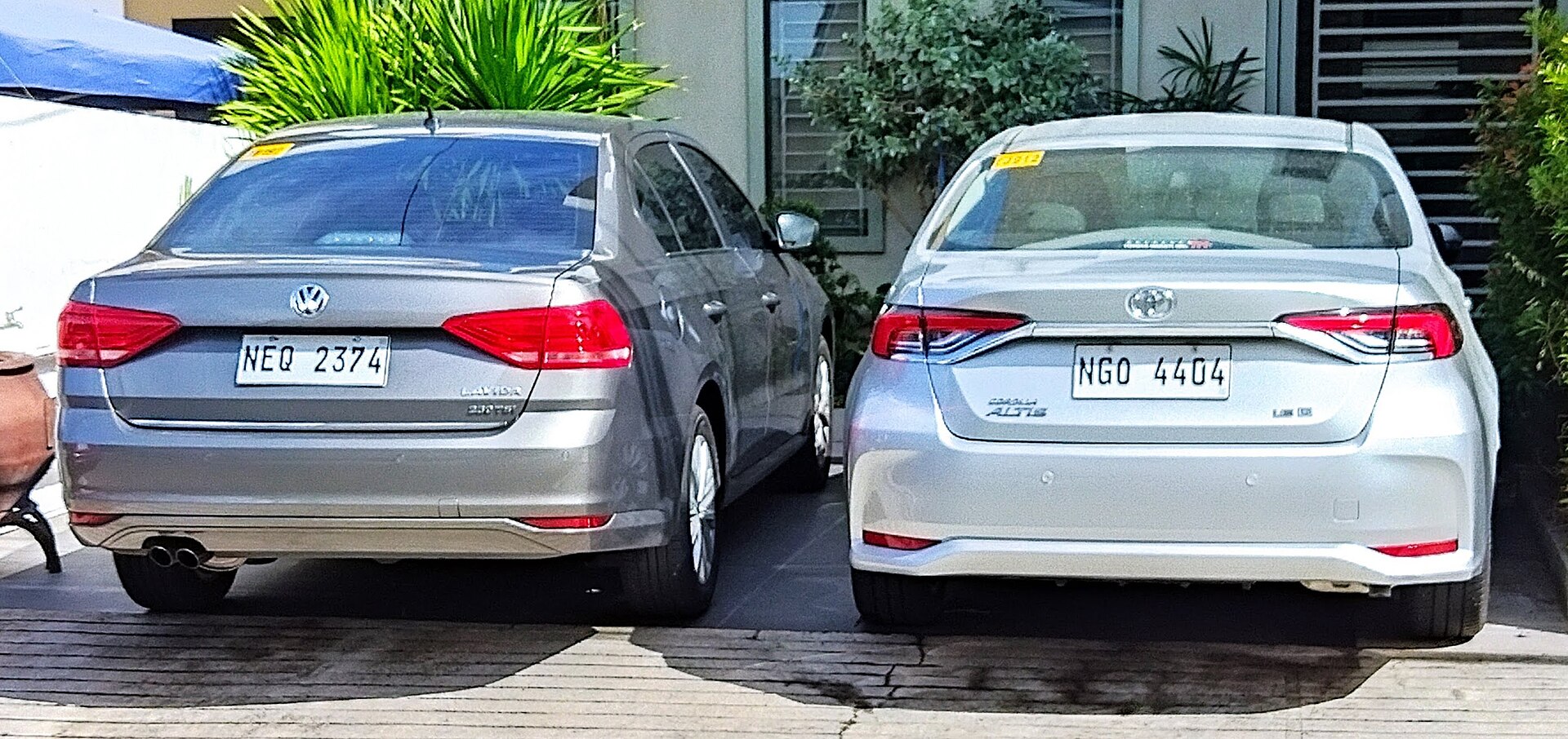 Toyota Corolla (hatchback / sedan / Touring Sports) E210 (2019–) – rear view