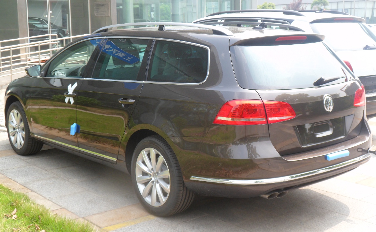 Volkswagen Passat (sedan / Variant) B7 (3C) (2010–2014) – rear view