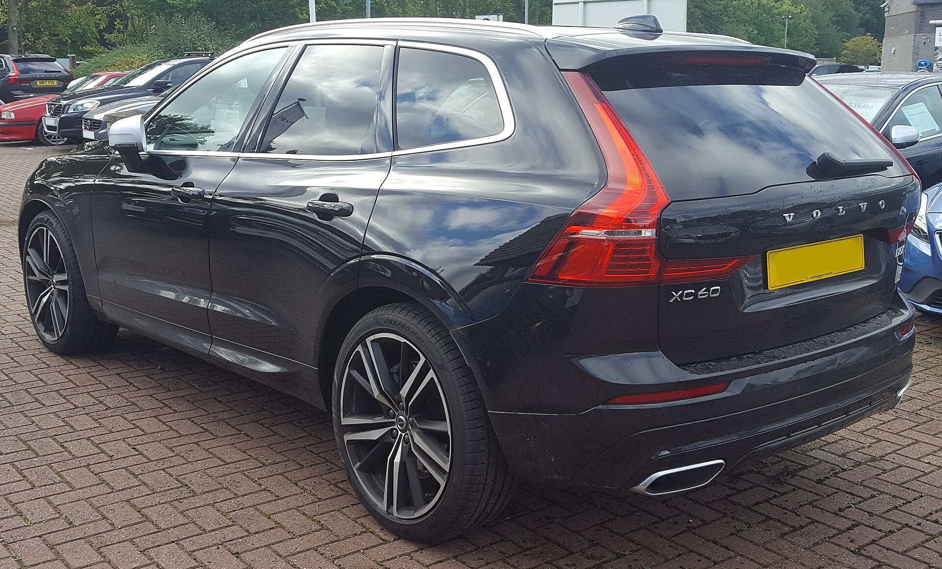 Volvo XC60 II (SPA) (2017–) – rear view
